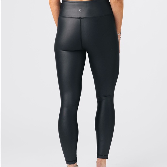 Zyia Black Metallic Light n Tight Hi-Rise 7/8 24" - Picture 6 of 7